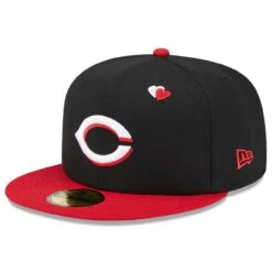 Men's Cincinnati Reds New Era Black/Red Heart Eyes 59FIFTY Fitted Hat